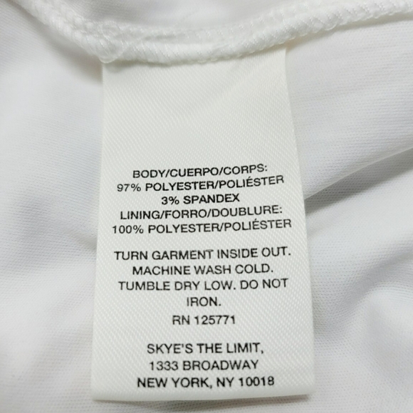 Skye's The Limit Woman Embroidered Long Sleeved Top Size 1X - Picture 6 of 7